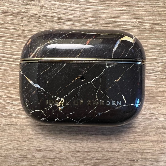 IDEAL OF SWEDEN Fashion Case for AirPods Pro - Port Laurent Marble - Picture 8 of 9